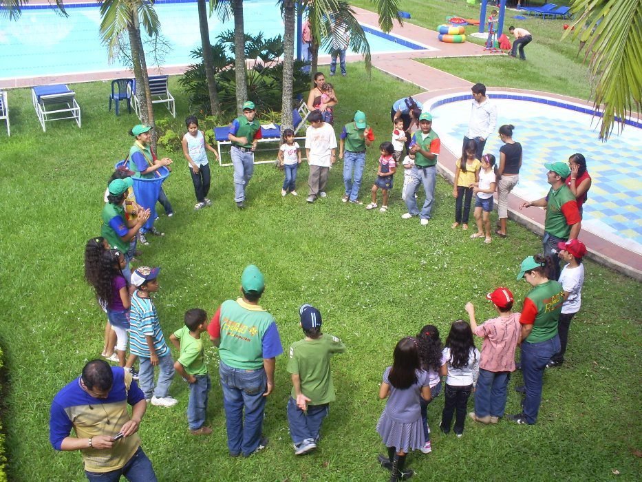 Eventos empresariales con integración grupal y actividades corporativas