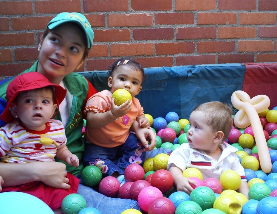Fiestas infantiles con piscipelotas y recreación